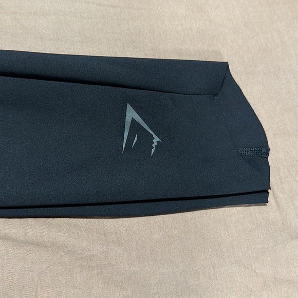 Gymshark Venture black legging - Picture 3 of 7